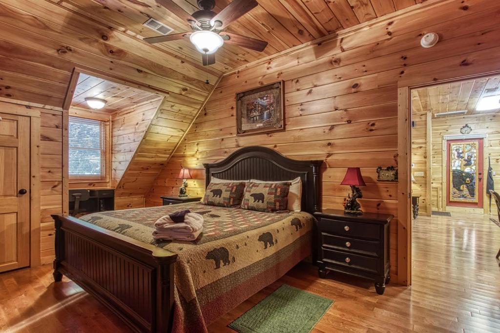 Papa Bear, Hot Tub, Wifi, 1089 Free Tickets Each Paid Day, Dollywood And More 塞维尔维尔 外观 照片