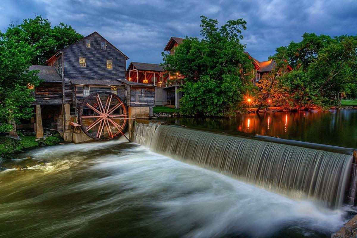 Papa Bear, Hot Tub, Wifi, 1089 Free Tickets Each Paid Day, Dollywood And More 塞维尔维尔 外观 照片