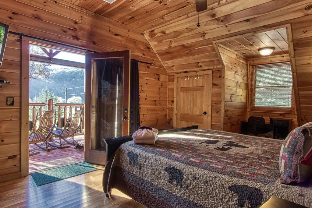 Papa Bear, Hot Tub, Wifi, 1089 Free Tickets Each Paid Day, Dollywood And More 塞维尔维尔 外观 照片