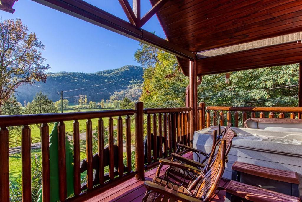 Papa Bear, Hot Tub, Wifi, 1089 Free Tickets Each Paid Day, Dollywood And More 塞维尔维尔 外观 照片