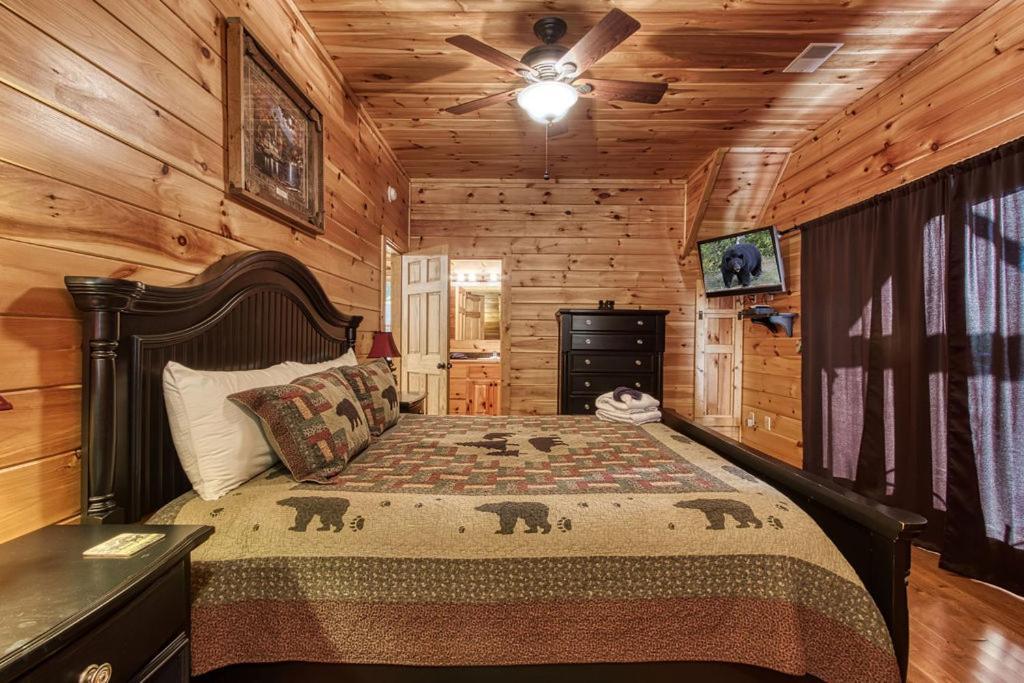 Papa Bear, Hot Tub, Wifi, 1089 Free Tickets Each Paid Day, Dollywood And More 塞维尔维尔 外观 照片